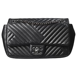 Chanel-Black Timeless small 2015 silver hardware flap-Black