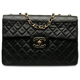 Chanel-Chanel Black Jumbo XL clássico aba única de pele de cordeiro-Preto
