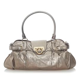 Salvatore Ferragamo-Metallic Leather Gancini  Shoulder Bag AU-21 5370-Silvery