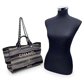 Chanel-Sac cabas Chanel Deauville-Noir