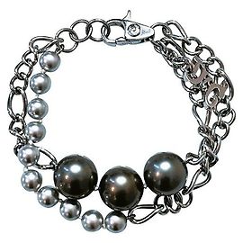 knapp, DOLCE & GABBANA-Kettenarmband mit Stahlfutter und anthrazitgrauen Perlen Silber