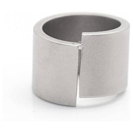 Autre Marque-NIESSING Ring aus Stahl und Diamant.-Silber