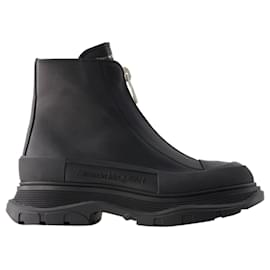Alexander Mcqueen-Tread Slick Ankle Boots - Alexander Mcqueen - Leather - Black-Black