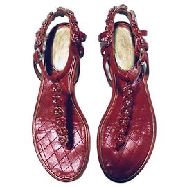 Chanel Sandales CC Thong Camélia Rouge