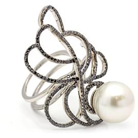 Autre Marque-SPIDER Ring in White Gold and Diamonds.-White