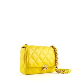Chanel-Bolsas CHANEL T.  Couro-Amarelo