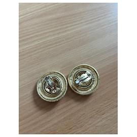 Yves Saint Laurent-Brincos vintage Yves Saint Laurent com clipe circular.-Dourado,Gold hardware,Monograma