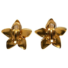 Chanel-Chanel Gold CC Star Clip On Earrings-Golden
