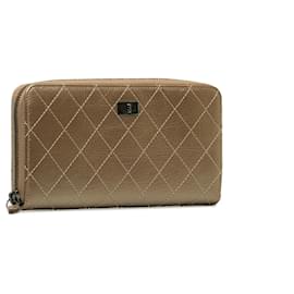 Chanel-Chanel Gold Reedição 2.55 Percorra a carteira-Dourado