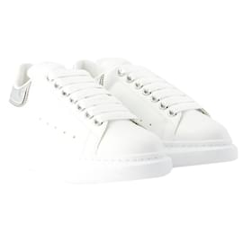 Alexander Mcqueen-Übergroße Sneakers – Alexander Mcqueen – Leder – Weiß/Silber-Weiß