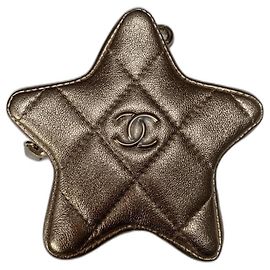 Chanel Presentes VIP Dourado