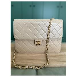 Chanel-Carteira Chanel On Chain em couro liso bege-Bege