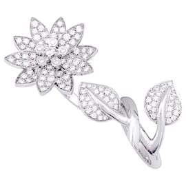 Autre Marque-Van Cleef & Arpels “Lotus” ring in white gold, diamants.-Other