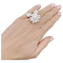 Autre Marque-Van Cleef & Arpels “Lotus” ring in white gold, diamants.-Other
