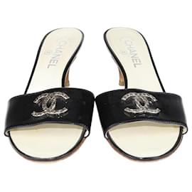Chanel-Sandales à enfiler noires à logo Cc entrelacé-Noir