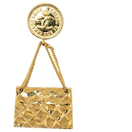 Chanel-Chanel Broche CC con bolso con solapa acolchado dorado-Dorado