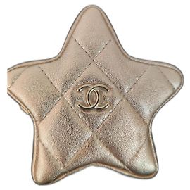 Porta-moedas estrela Chanel Dourado