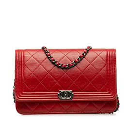 Chanel-Carteira vermelha Chanel Lambskin Boy com corrente bolsa crossbody-Vermelho