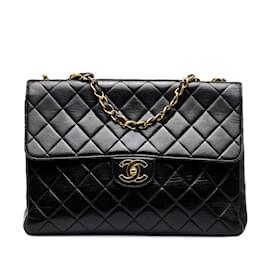 Chanel-Black Chanel Jumbo Classic Lambskin Double Flap Shoulder Bag-Black