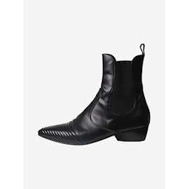 Louis Vuitton-Black ankle boots with branded pulls at back - size EU 38.5-Black