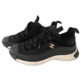 Chanel-Sneakers Classic Chanel Low Top Trainer Logo CC.-Noir