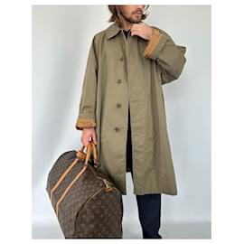 Burberry-Trench coat vintage modelo “Camden” da Burberry-Caqui