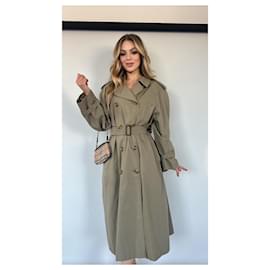 Burberry-Trench Burberry vintage modello “the Waterloo”.-Cachi