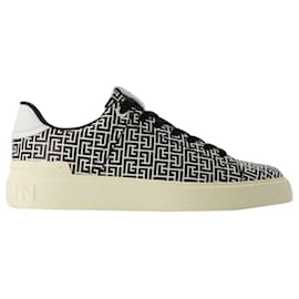 Balmain-B-Court Sneakers - Balmain - Leather - Black-Black