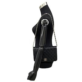 Chanel-Gesteppte CC-Tasche mit voller Klappe-Schwarz
