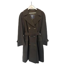 Cappotto vintage Burberry modello “the Waterloo”. Marrone