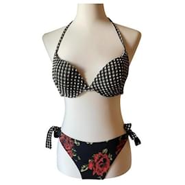 Guess-Bikini GUESS con top blanco de cuadros Vichy/braguitas florales negras y nuevas-Multicolor