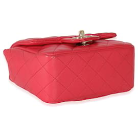 Chanel-Chanel Mini-Tasche mit quadratischer Klappe aus dunkelrosa gestepptem Lammleder-Pink