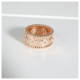 Van Cleef & Arpels Entra la band di Van Cleef e Arpels Perlee 18k Rose Gold 0.71 ctw Altro