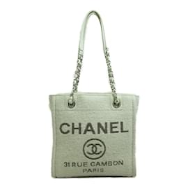 Chanel-Kleine Einkaufstasche von Deauville-Weiß