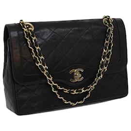 Chanel-Bolsa CHANEL Matelasse Turn Lock Chain Pele de Cordeiro Paris Somente Preto CC Auth 63771-Preto