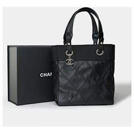 Chanel-CHANEL Petite Einkaufstasche aus schwarzem Leder - 101698-Schwarz