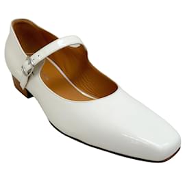 Maison Martin Margiela-Maison Margiela Mary Janes de couro envernizado branco com salto baixo-Branco