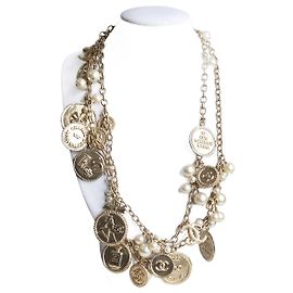 Chanel Gold Rue Cambon charm necklace Golden