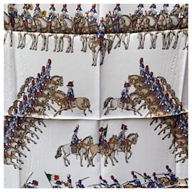 Gucci-Sciarpa equestre in seta vintage blu e rossa dei Carabinieri-Rosso