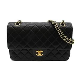 Chanel-Mittelgroße klassische gefütterte Überschlagtasche A01112-Schwarz