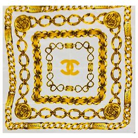 Chanel 31 Rue Cambon Medallón de cadena dorada Pañuelo Blanco Dorado