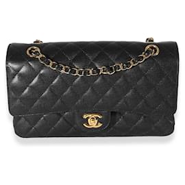 Chanel-Bolso con solapa forrado clásico mediano de piel de cordero perforada acolchada negra Chanel-Negro