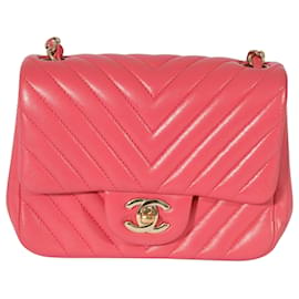 Chanel-Minibolso con solapa de piel de cordero rosa Chevron de Chanel-Rosa