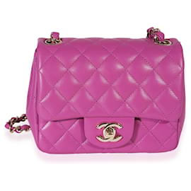 Chanel-Bolso mini cuadrado clásico con solapa de piel de cordero acolchada violeta de Chanel-Púrpura