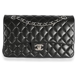 Chanel-Sac à rabat doublé classique moyen en cuir d'agneau matelassé noir Chanel-Noir