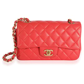 Chanel-Minibolso rectangular clásico con solapa de piel de cordero acolchada en coral de Chanel-Rosa