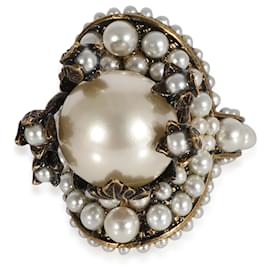 Gucci-Gucci Floral Buds Brass Tone Faux Pearl Flower Anello da cocktail-Altro