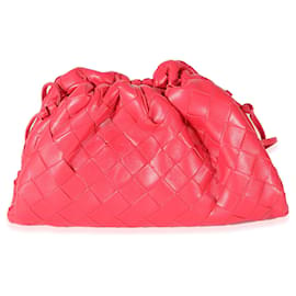 Bottega Veneta-Mini pochette Bottega Veneta in pelle di agnello intrecciata color lampone-Rosso