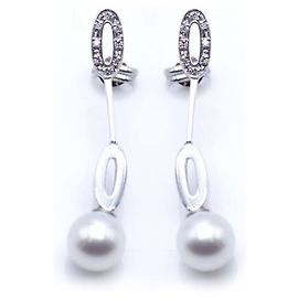 Autre Marque Brincos longos em ouro branco e pérolas. Prata