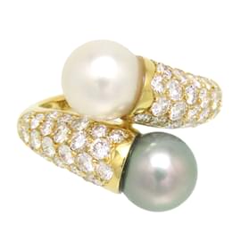 Van Cleef & Arpels-18K Diamond Pear Ring-Golden